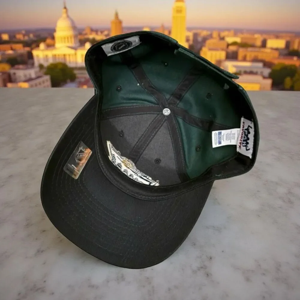 NWOT MINNESOTA WILD Fan Favorite Embroidered Logo Adjustable Back Hat